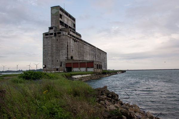 Buffalo Grain Silos and South Lakeshore